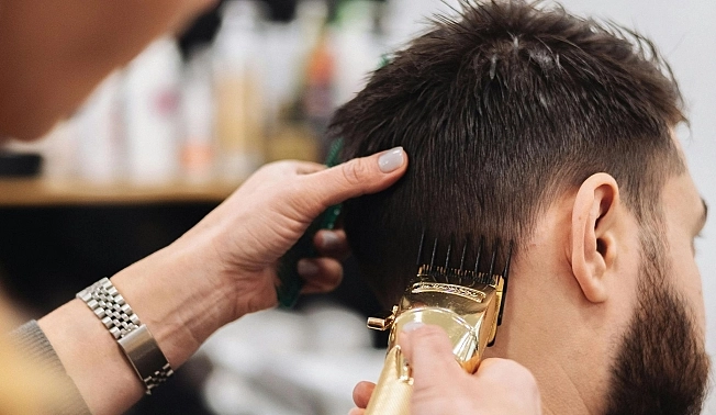 La Niña de los Peines